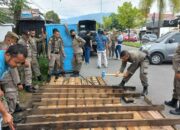 Tak Jera, Satpol PP Padang Kembali Bongkar Lapak-lapak PKL di Trotoar Hingga Badan Jalan