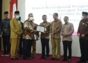 Capaian MCP Solok Selatan Tertinggi di Sumbar, Bupati Khairunas Terima Reward dari Ketua KPK RI