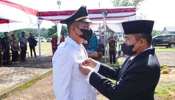 Dikukuhkan Sebagai Camat Padang Laweh, Berlian Diminta Sukseskan MTQ 2022 Dharmasraya