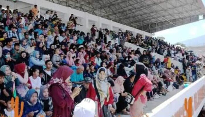 Dipadati Ribuan Penonton, Alek Nagari Pacu Kuda Padang Panjang Berlangsung Semarak