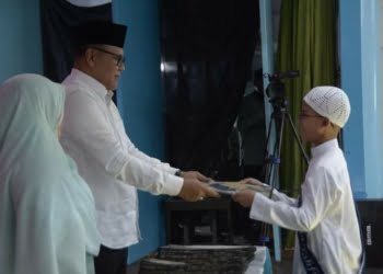 MIS REY Diniyyah Puteri Padang Panjang Gelar Wisuda Tahfidz dan Syukuran Kelas VI