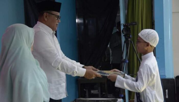 MIS REY Diniyyah Puteri Padang Panjang Gelar Wisuda Tahfidz dan Syukuran Kelas VI
