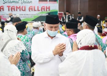 Usai Lepas 2.840 JCH Embarkasi Padang, Gubernur Mahyeldi Terharu Melihat Jemaah Bisa Kembali Berangkat ke Tanah Suci