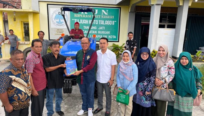 Dua Kelompok Tani Dapat Bantuan Dari Supardi, Ketua DPRD 50 Kota pun Bangga