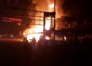 BREAKINGNEWS: Pertokoan di Terminal Kiliran Jao Sijunjung Terbakar