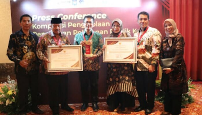 Terima Penghargaan Anggakara Birawa, Pemprov Sumbar Terbaik dalam Pengaduan Layanan Publik