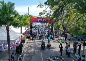 Kampanye Energi Bersih, PLN Ajak Stakeholders Keliling Labuan Bajo Pakai Motor Listrik