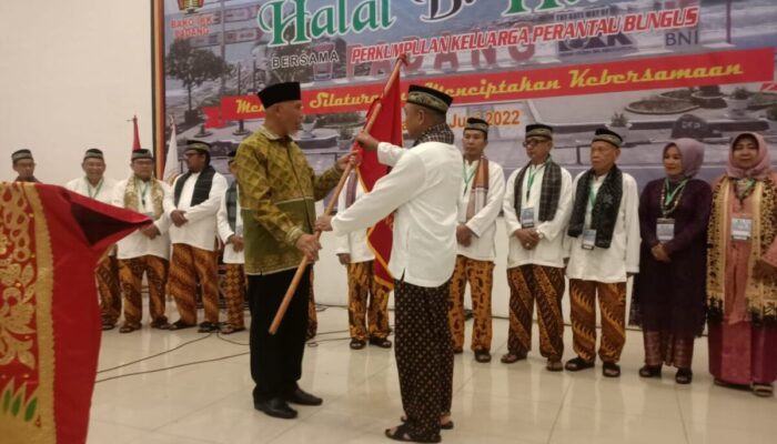Gubernur Sumbar Kukuhkan Pengurus Kako IKK Padang Jabodetabek Periode 2019-2023
