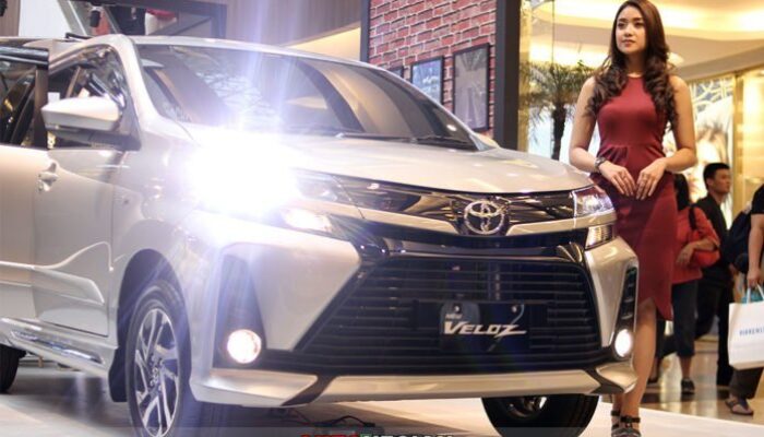 Velozenses di Summarecon Mall Kelapa Gading, Pengunjung Rasakan Kecanggihan All New Toyota Veloz