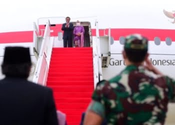 Disambut Pasukan Berpakaian Adat Bavaria, Presiden Jokowi dan Ibu Iriana Tiba di Munich