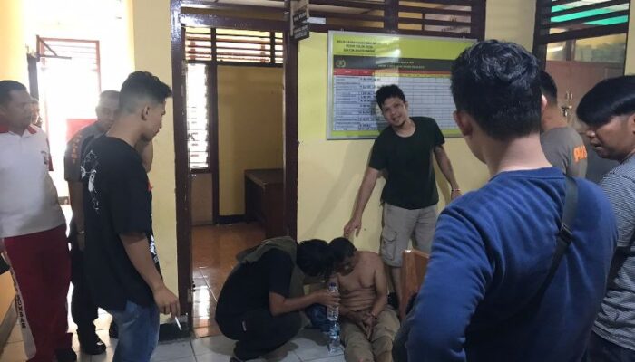 Tragis! Dapat Bisikan Gaib, Pria di Solok Gorok Leher Ibu dan Adik Kandung Hingga Tewas