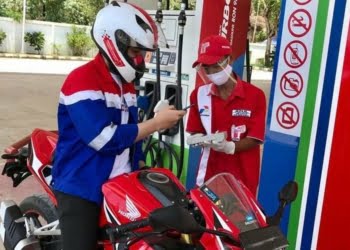 Aneh! Selama Ini Dilarang Pakai HP di SPBU, Kok Sekarang Pertamina Terapkan Beli Pertalite Pakai HP Ya?