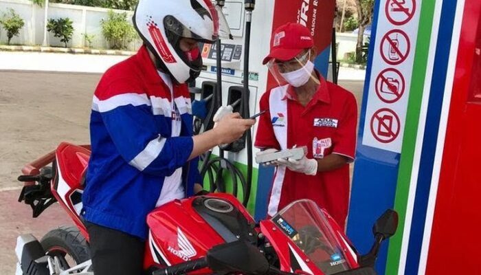 Aneh! Selama Ini Dilarang Pakai HP di SPBU, Kok Sekarang Pertamina Terapkan Beli Pertalite Pakai HP Ya?