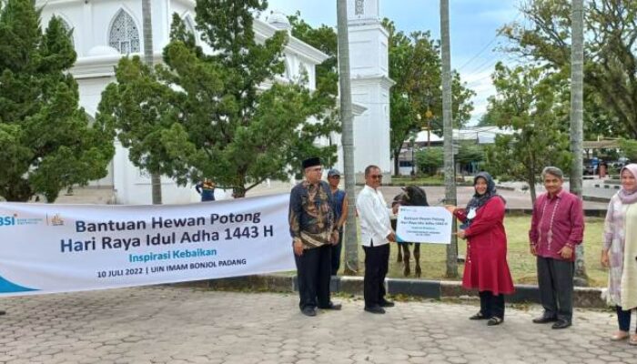 Terapkan Green Activity, BSI Area Padang Salurkan 15 Hewan Kurban