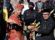 Irjen Pol Teddy Minahasa Tuanku Bandaro Alam Serahkan Benda Pusaka Raja-Raja Minangkabau
