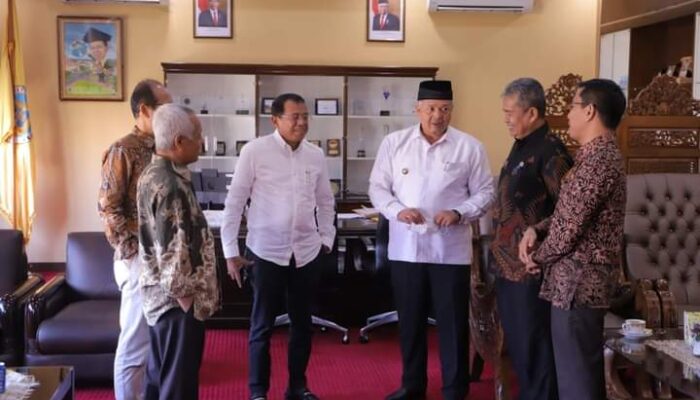 Walikota Zul Elfian Minta UNP Buka Kelas Jauh Fakultas Olahraga di Solok