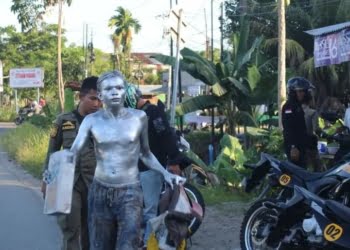 Berkeliaran di Lampu Merah, 12 Orang Digelandang ke Mako Satpol PP Padang