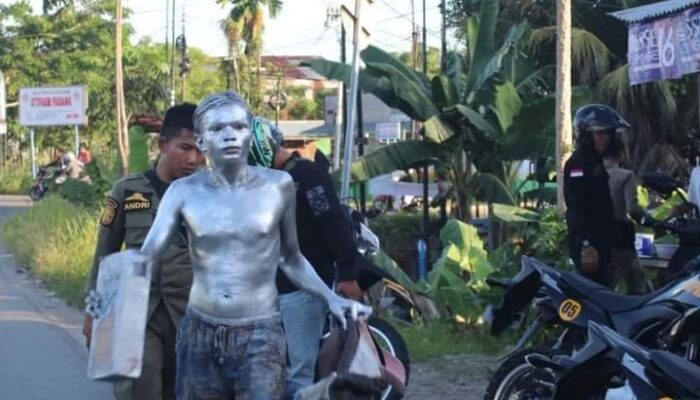 Berkeliaran di Lampu Merah, 12 Orang Digelandang ke Mako Satpol PP Padang