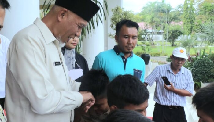 Wakili Sumbar di Liga Muda FO PSSI, Gubernur Mahyeldi Lepas Batung Taba FC Menuju Semarang
