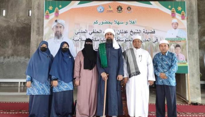 Membawa Spirit Menghafal Al-Quran, Syaikh Adnan Althaf Kunjungi SMP IT Cahaya Makkah