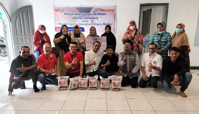 Telkomsel Serahkan 1.000 Paket Donasi Berkah untuk Dhuafa dan Lansia di Wilayah Operasional Sumatra