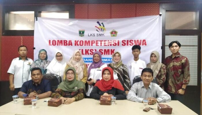SMK Kesehatan Genus Sumbar Lolos Mewakili LKS Farmasi Tingkat Sumbar