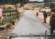 PT Semen Padang Bantu Pengecoran Jalan ke Pondok Pesantren Darul Ulum