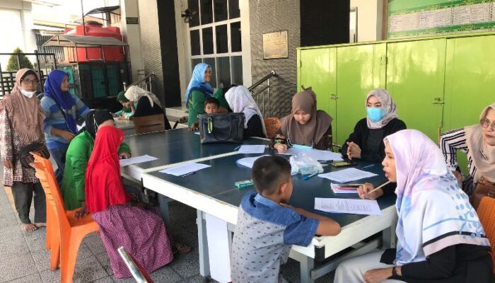 UP2M Fakultas Keperawatan Unand Lakukan Skreening Kesehatan Mental Di Ampang