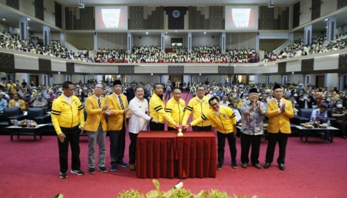 Diikuti Mahasiswa Seluruh Provinsi, Menpora RI Resmi Launching POMNAS XVII 2022 di Padang