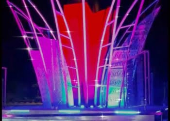 Tugu Apeksi Bersinar Warna-warni, Aie Pacah Mulai Terasa Jadi Pusat Kota Padang