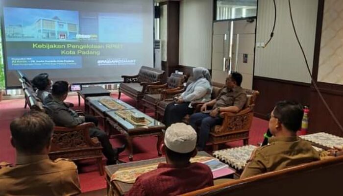 DPRD Padang Panjang Belajar Tentang Retribusi Tower Telekomunikasi ke Kominfo Padang