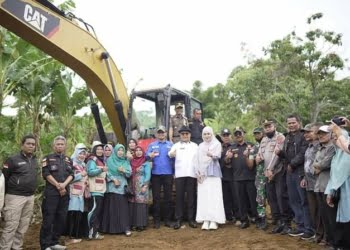 Nagari Dilam Kabupaten Solok Kini Punya Ekskavator, Warga Minta Irigasi ke Bupati Epyardi