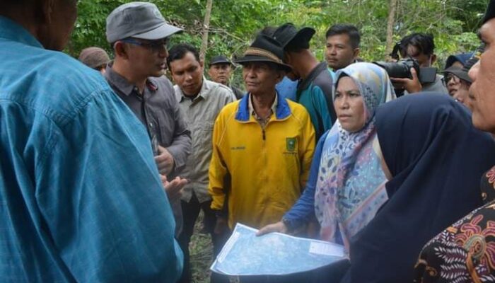 Disaksikan Tim Kemendagri, Tapal Batas Tanah Datar dengan 2 Daerah di Nagari Simawang Diukur Ulang