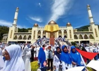 Puluhan Ribu Anggota BKMT Sumbar dan Luar Provinsi Padati Islamic Center Padang Panjang