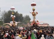 Lautan Manusia Saksikan Pesona Hoyak Tabuik Budaya Piaman 2022 di Pantai Gandoriah