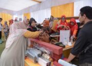 Produk UMKM Padang Panjang Diserbu Rombongan Istri Bupati/Walikota saat Acara Pertemuan Iskada