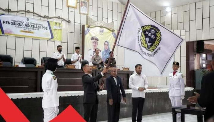 PSSI Solok Selatan Dikukuhkan, Bupati Khairunas: Sepakbola Itu Penting, Karena Sarana Pemersatu!