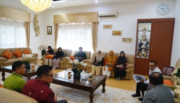 Lulus Kuliah di Cina, 8 Calon Mahasiswa Tanah Datar Minta Bantuan Bupati Eka Putra