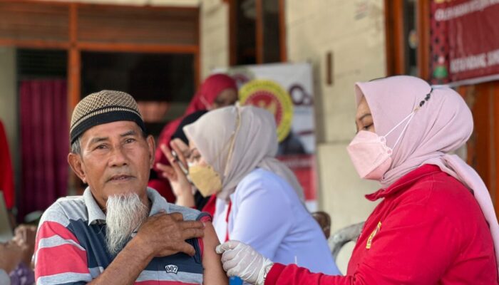 Sasar Anak-anak, Dewasa Hingga Lansia, BIN Sumbar Vaksin Warga Sampai ke Rumah-rumah