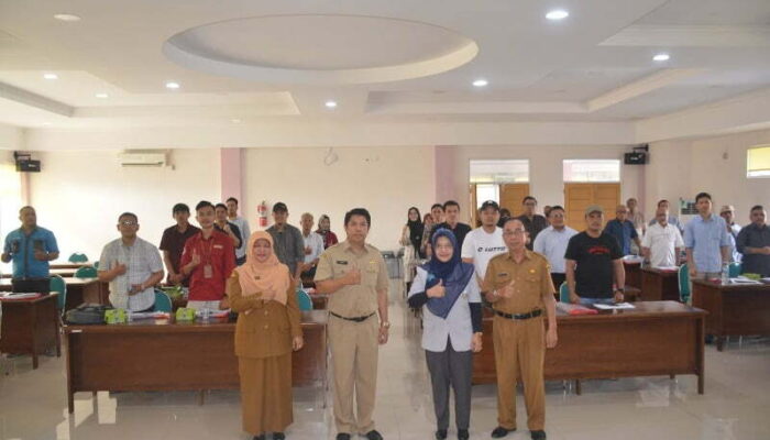 DPMPTSP Naker Agam Gelar Sosialisasi Peraturan Perusahaan dan Perjanjian Kerja Sama