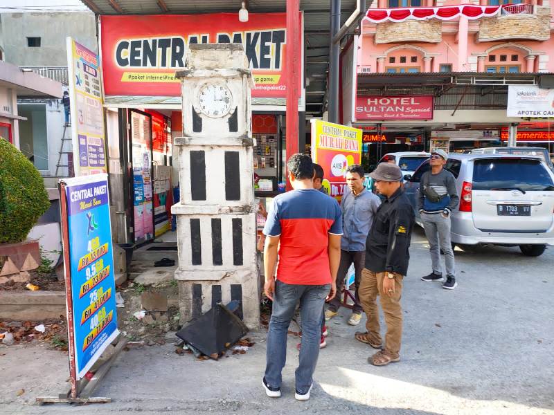 Miniatur Jam Gadang