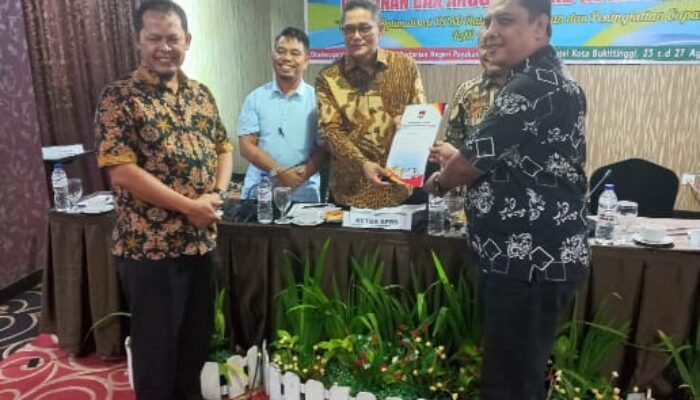 Empat Fraksi Setuju, Surat Pengajuan Interpelasi Telah Diserahkan ke Pimpinan DPRD Padang