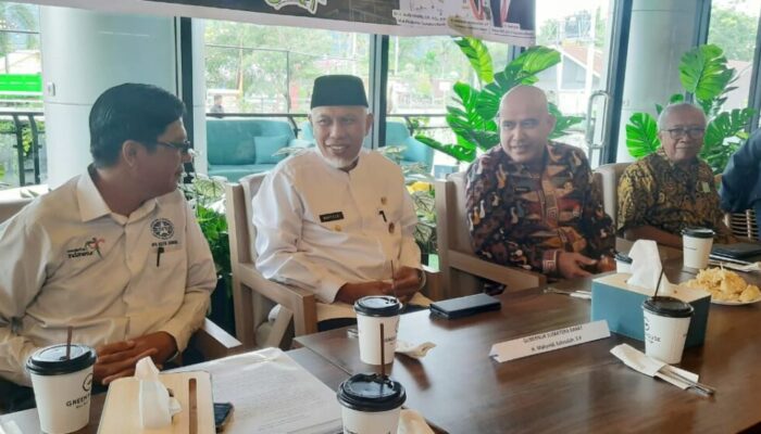Bertemu Gubernur, ASITA Sumbar Mengadu Nasib Merugi Miliaran Rupiah Gegara Penerbangan BIM-Madinah Tak Kunjung Dibuka