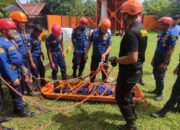 Sinergitas, Damkar dan Basarnas Kota Padang Ikuti Latihan Evakuasi