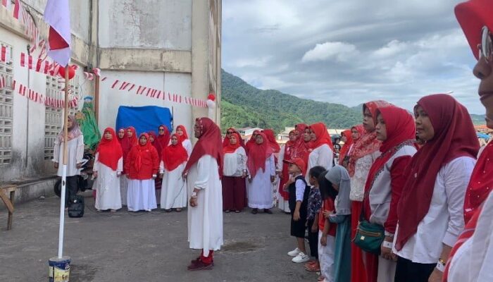 Pertama Kali dalam Sejarah, Pedagang Pasar Padang Panjang Gelar Upacara Bendera