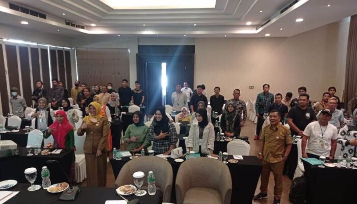 70 Pelaku Usaha Ekonomi Kreatif di Sumbar Ikuti Bimtek di HW Hotel