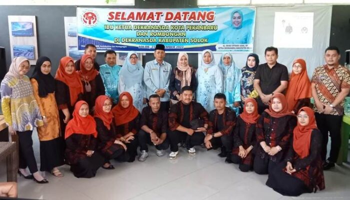 Dekranasda Pekanbaru Kunjungi UKM Batik Tulis Salingka Tabek