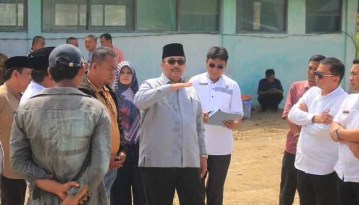 Bupati Pasaman Benny Utama Tinjau Pembangunan Pabrik Pakan Ikan