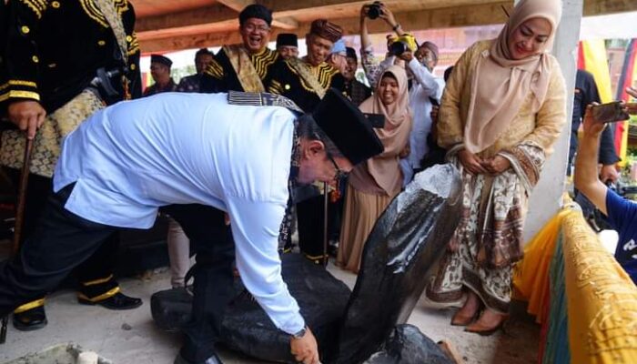 Festival Pesona Budaya Barulak Hidupkan Kembali Wisata Sejarah Batu Balai Barundiang Nagari di Tanah Datar