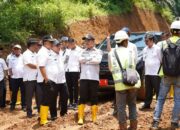 Cek Progres Jalan Tembus Solok Selatan-Dharmasraya, Bupati Khairunas Ingatkan Kontraktor Bekerja Sesuai Kontrak!